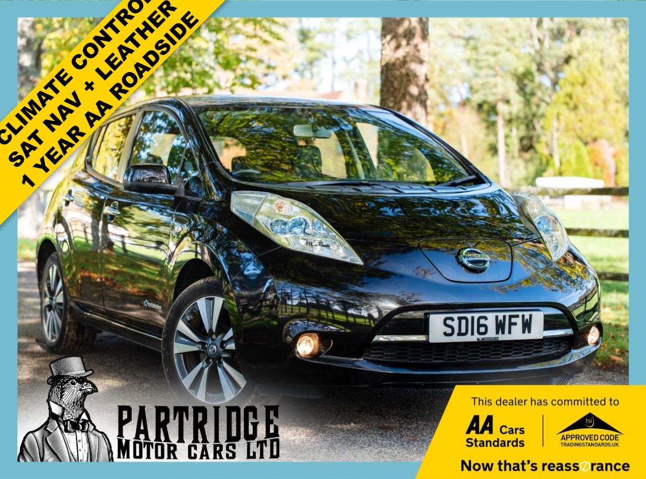 A 2016 NISSAN LEAF 30kWh Tekna Hatchback 5dr Electric Auto (109 bhp) CLIMATE CONTROL, HEATED S A 2016 NISSAN LEAF 30kWh Tekna Hatchback 5dr Electric Auto (109 bhp) CLIMATE CONTROL, HEATED S