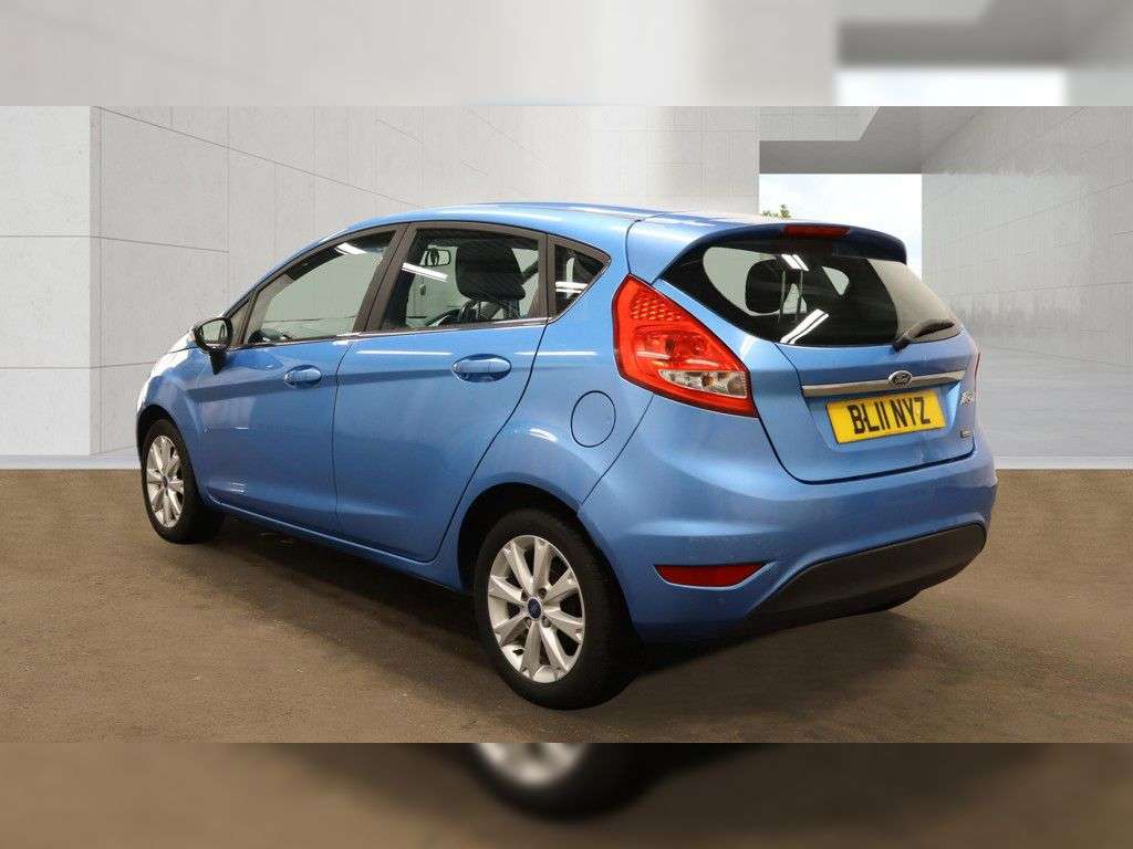 A 2011 FORD FIESTA 1.25 Zetec Hatchback 5dr Petrol Manual (129 g/km, 81 bhp) AIR CON, ALLOY WH A 2011 FORD FIESTA 1.25 Zetec Hatchback 5dr Petrol Manual (129 g/km, 81 bhp) AIR CON, ALLOY WH
