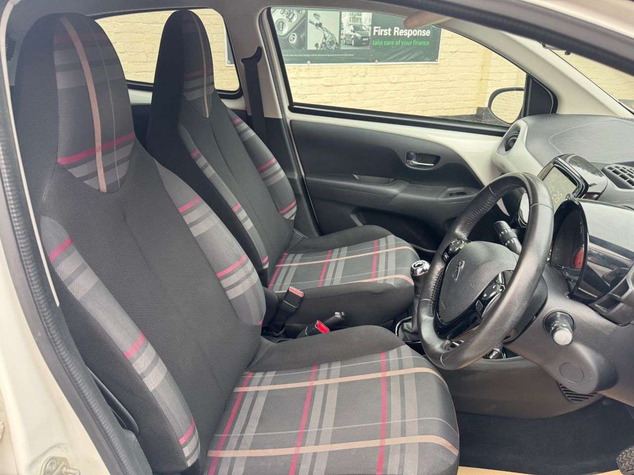 2015 PEUGEOT 108 2015 PEUGEOT 108