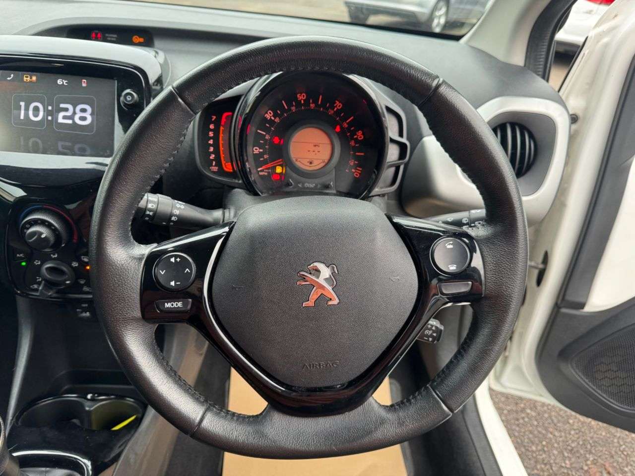 2015 PEUGEOT 108 2015 PEUGEOT 108