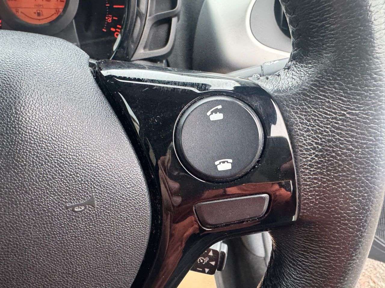 2015 PEUGEOT 108 2015 PEUGEOT 108