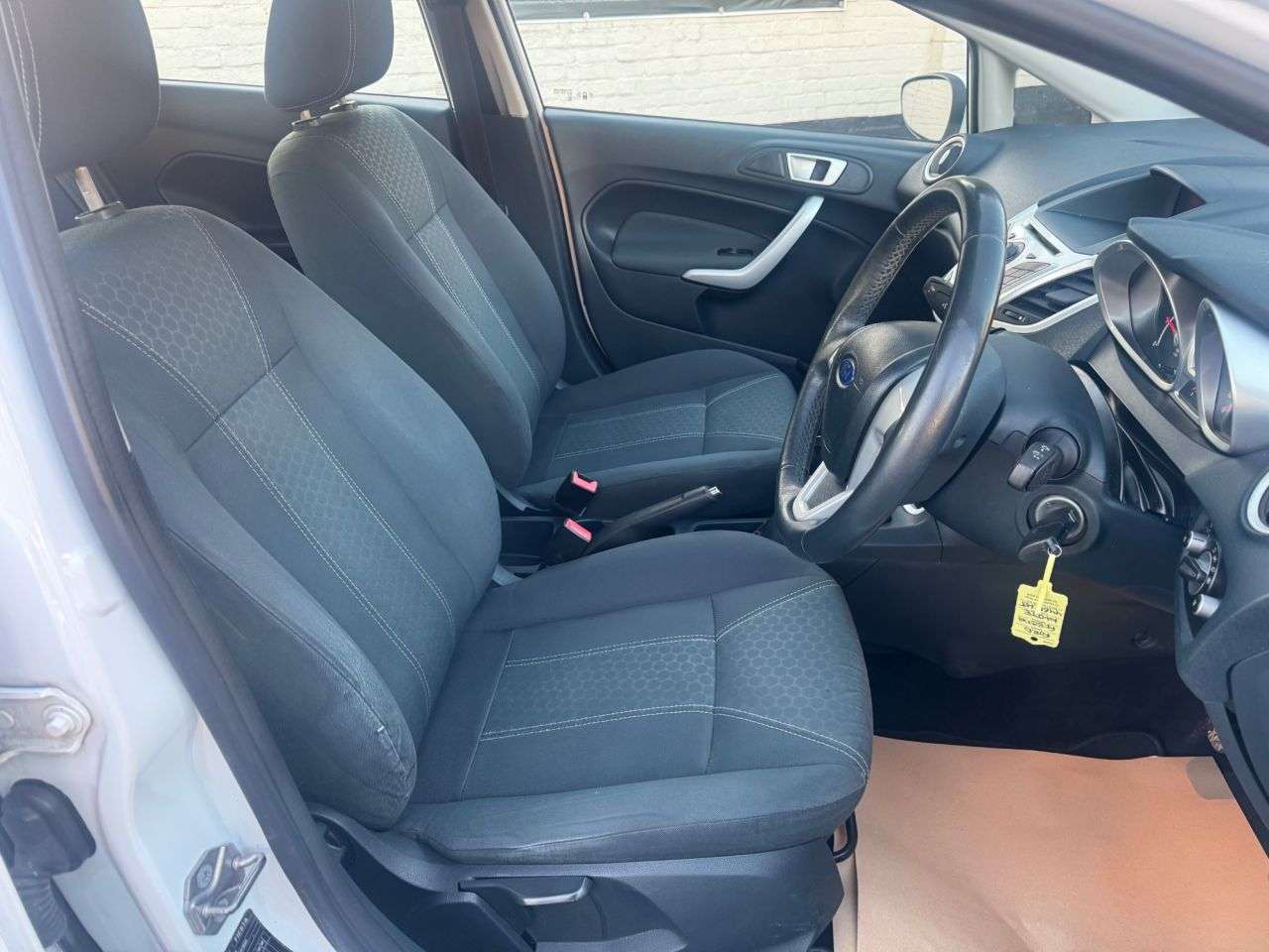 2011 FORD FIESTA 2011 FORD FIESTA