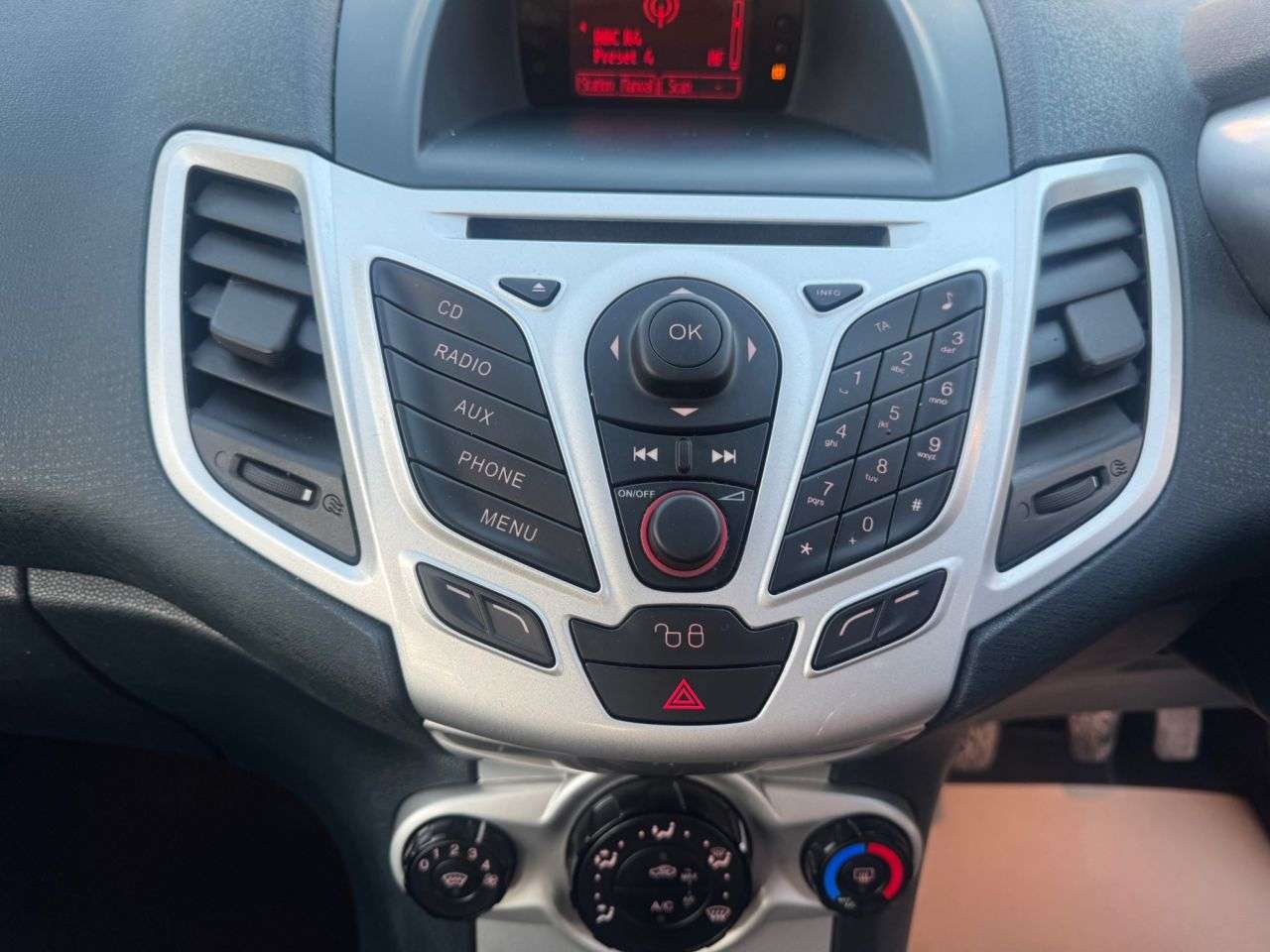 2011 FORD FIESTA 2011 FORD FIESTA