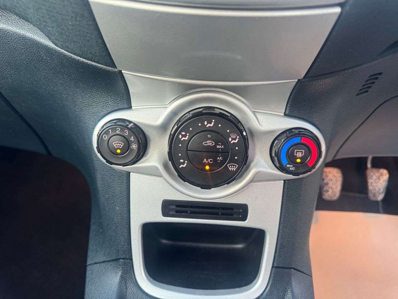 2011 FORD FIESTA 2011 FORD FIESTA