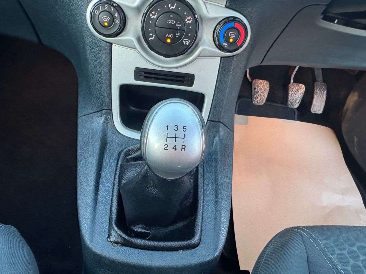 2011 FORD FIESTA 2011 FORD FIESTA