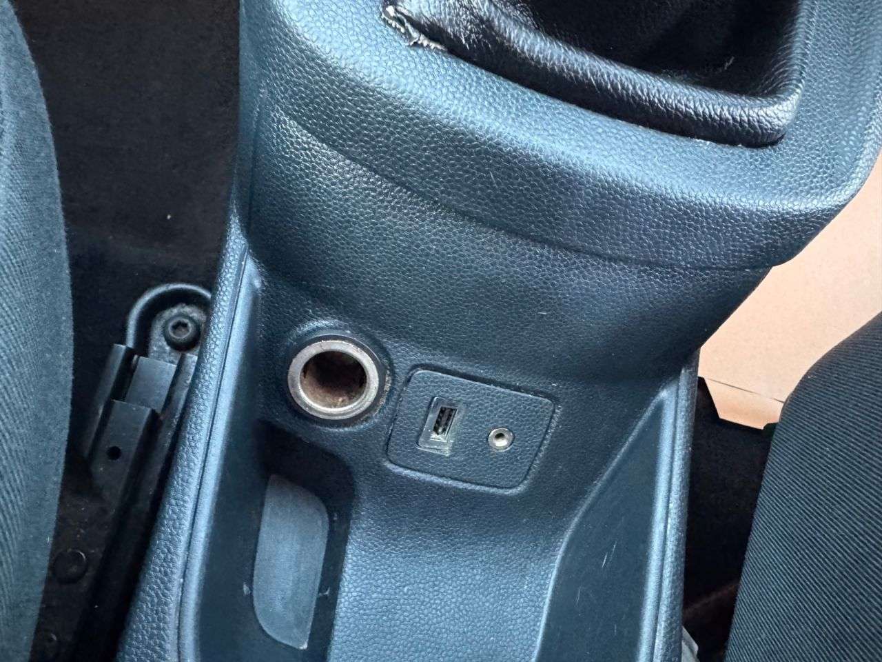 2011 FORD FIESTA 2011 FORD FIESTA