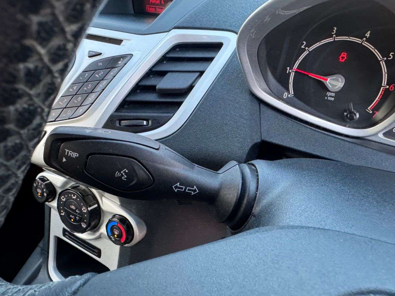 2011 FORD FIESTA 2011 FORD FIESTA