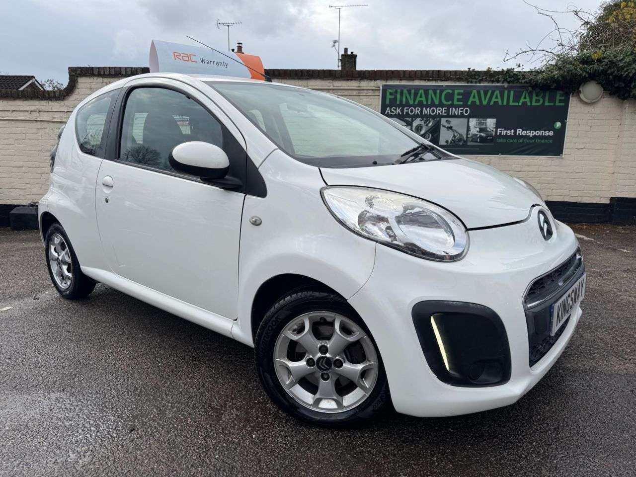 A 2014 CITROEN C1 1.0i Edition Hatchback 3dr Petrol Manual Euro 5 (68 ps) A 2014 CITROEN C1 1.0i Edition Hatchback 3dr Petrol Manual Euro 5 (68 ps)