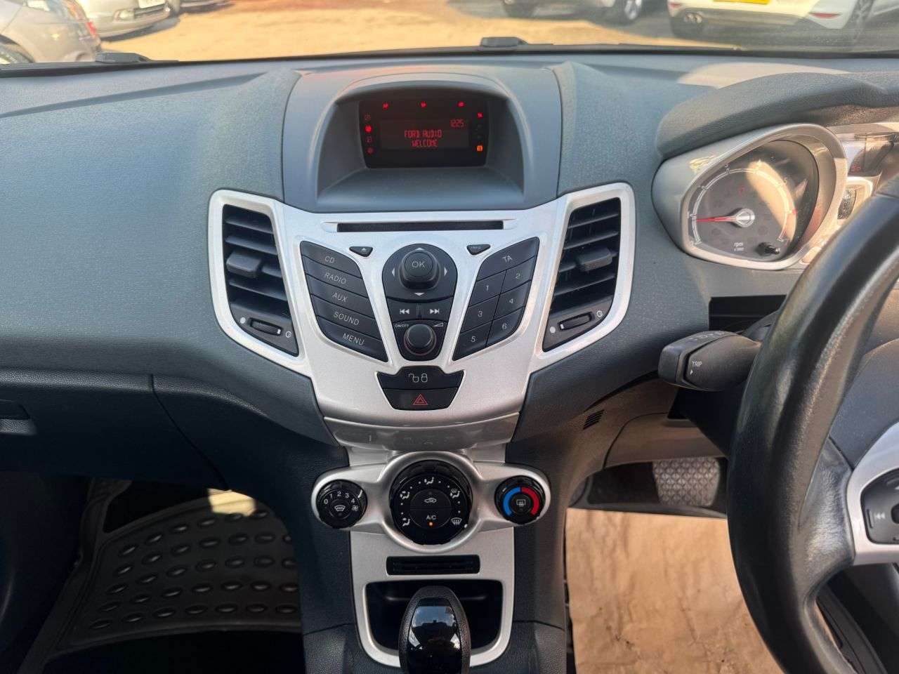 2010 FORD FIESTA 2010 FORD FIESTA