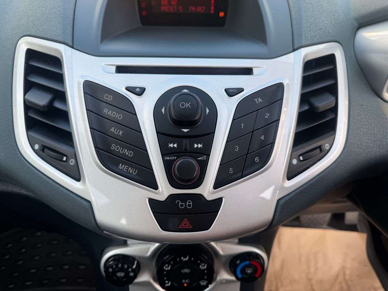 2010 FORD FIESTA 2010 FORD FIESTA