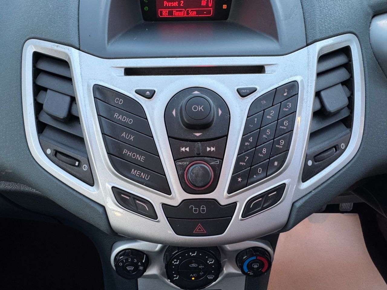 2010 FORD FIESTA 2010 FORD FIESTA