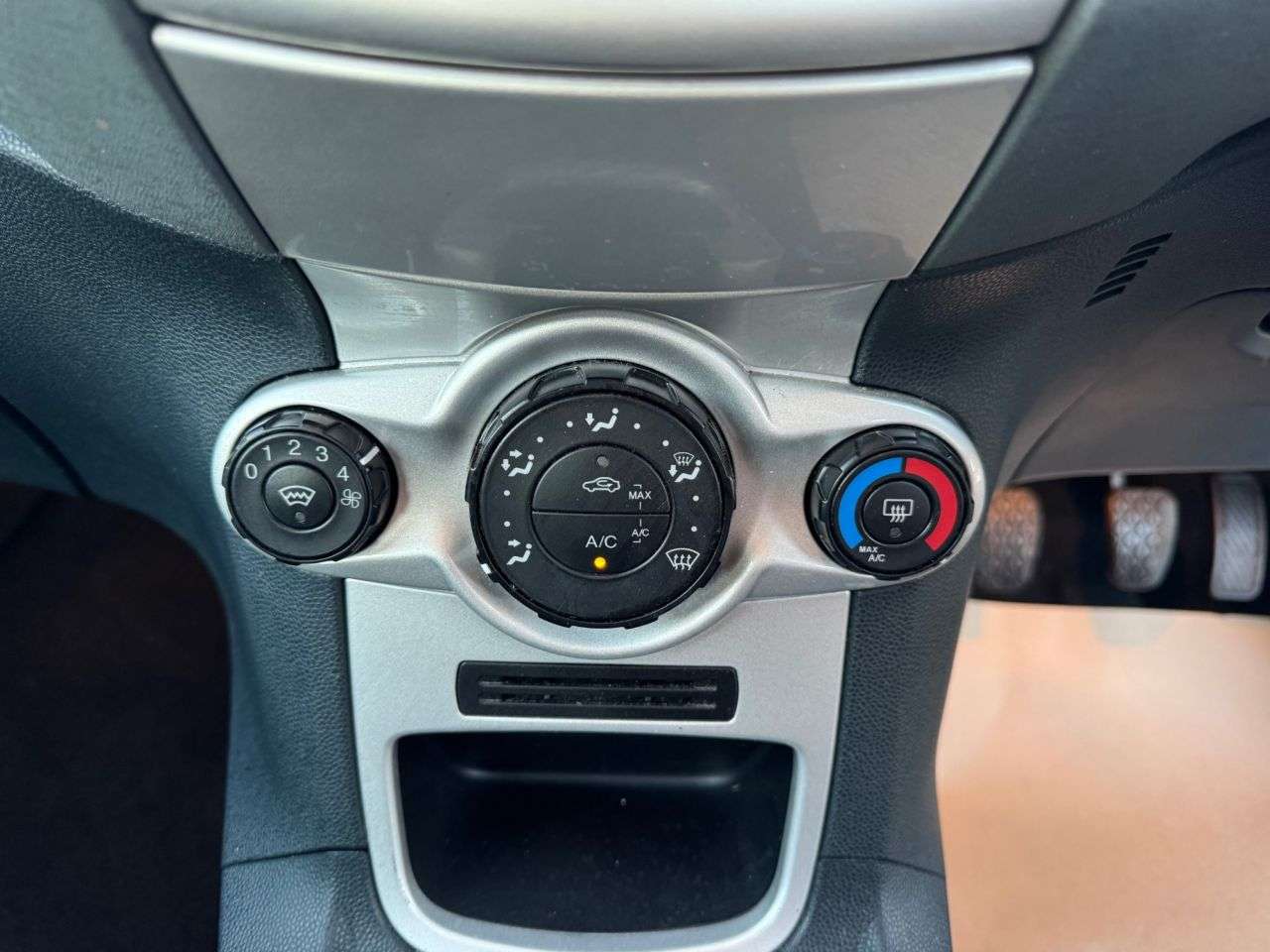 2010 FORD FIESTA 2010 FORD FIESTA