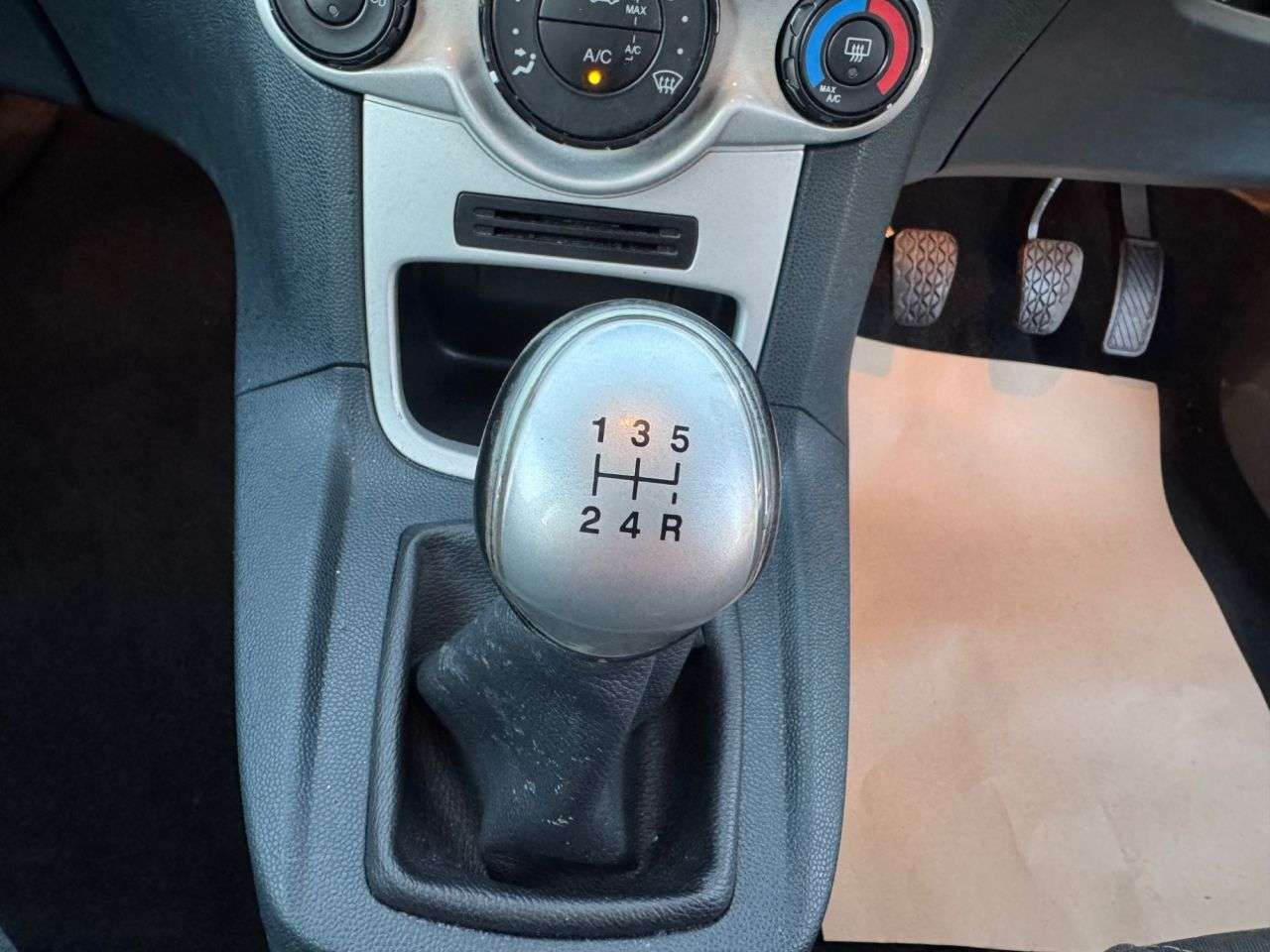 2010 FORD FIESTA 2010 FORD FIESTA