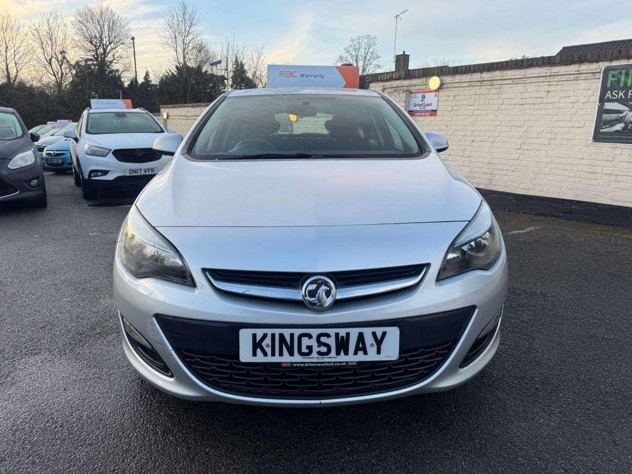 A 2015 VAUXHALL ASTRA 1.4i Design Hatchback 5dr Petrol Manual Euro 6 (100 ps) WE WANT YOUR PART E A 2015 VAUXHALL ASTRA 1.4i Design Hatchback 5dr Petrol Manual Euro 6 (100 ps) WE WANT YOUR PART E