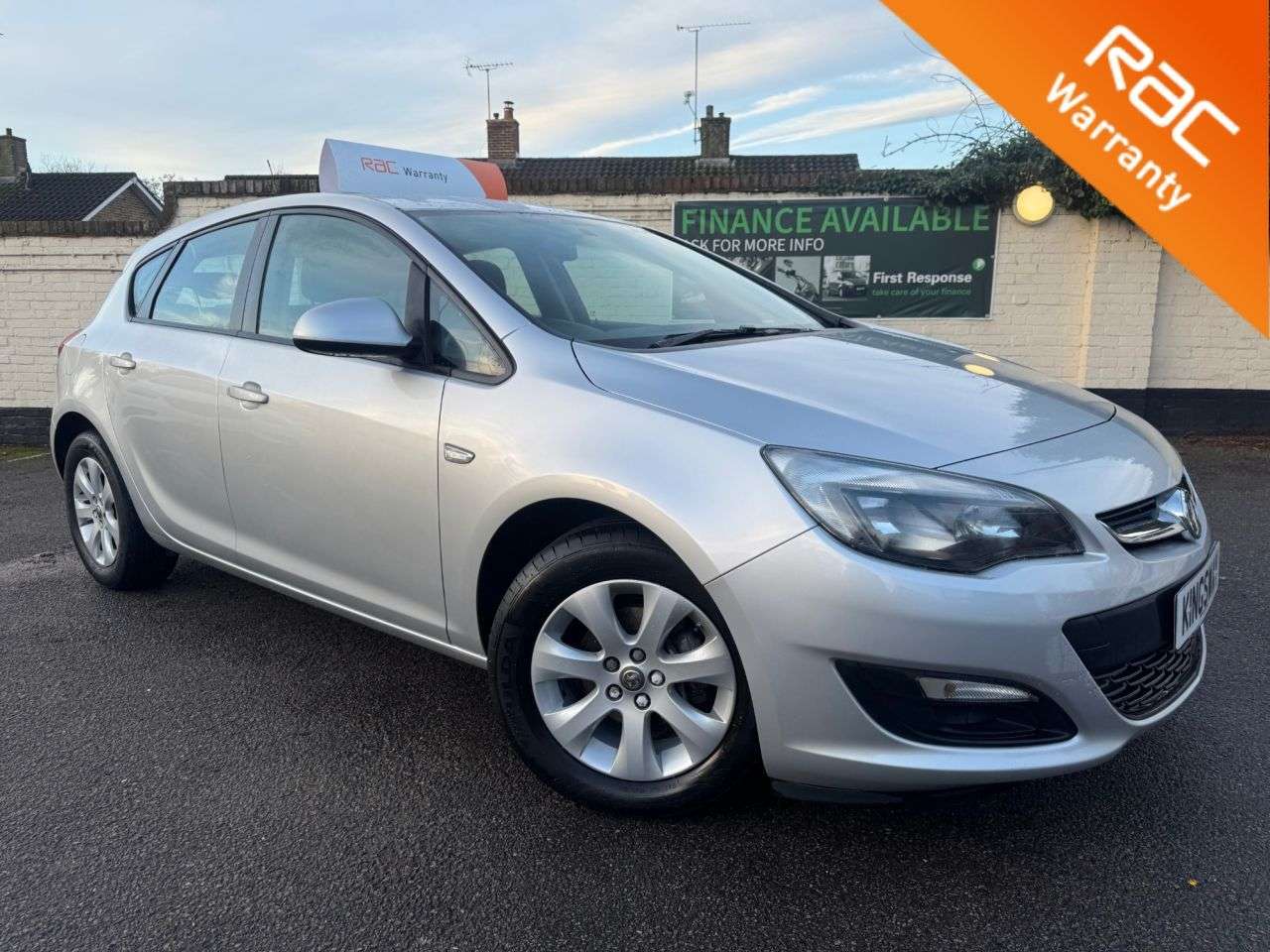 A 2015 VAUXHALL ASTRA 1.4i Design Hatchback 5dr Petrol Manual Euro 6 (100 ps) WE WANT YOUR PART E A 2015 VAUXHALL ASTRA 1.4i Design Hatchback 5dr Petrol Manual Euro 6 (100 ps) WE WANT YOUR PART E