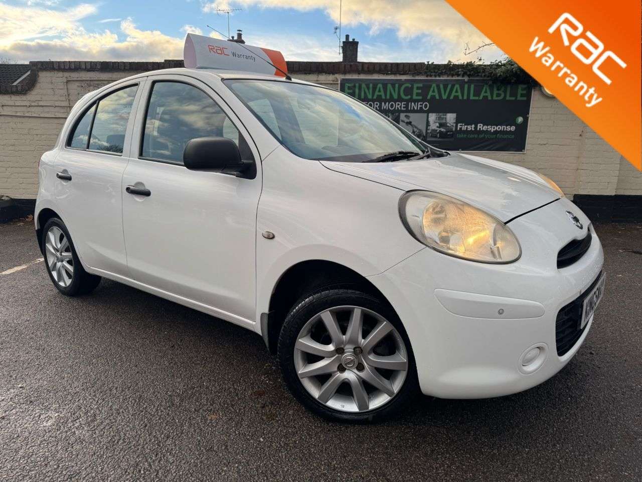 A 2011 NISSAN MICRA 1.2 12V Visia Hatchback 5dr Petrol AUTOMATIC Euro 5 (80 ps) A 2011 NISSAN MICRA 1.2 12V Visia Hatchback 5dr Petrol AUTOMATIC Euro 5 (80 ps)