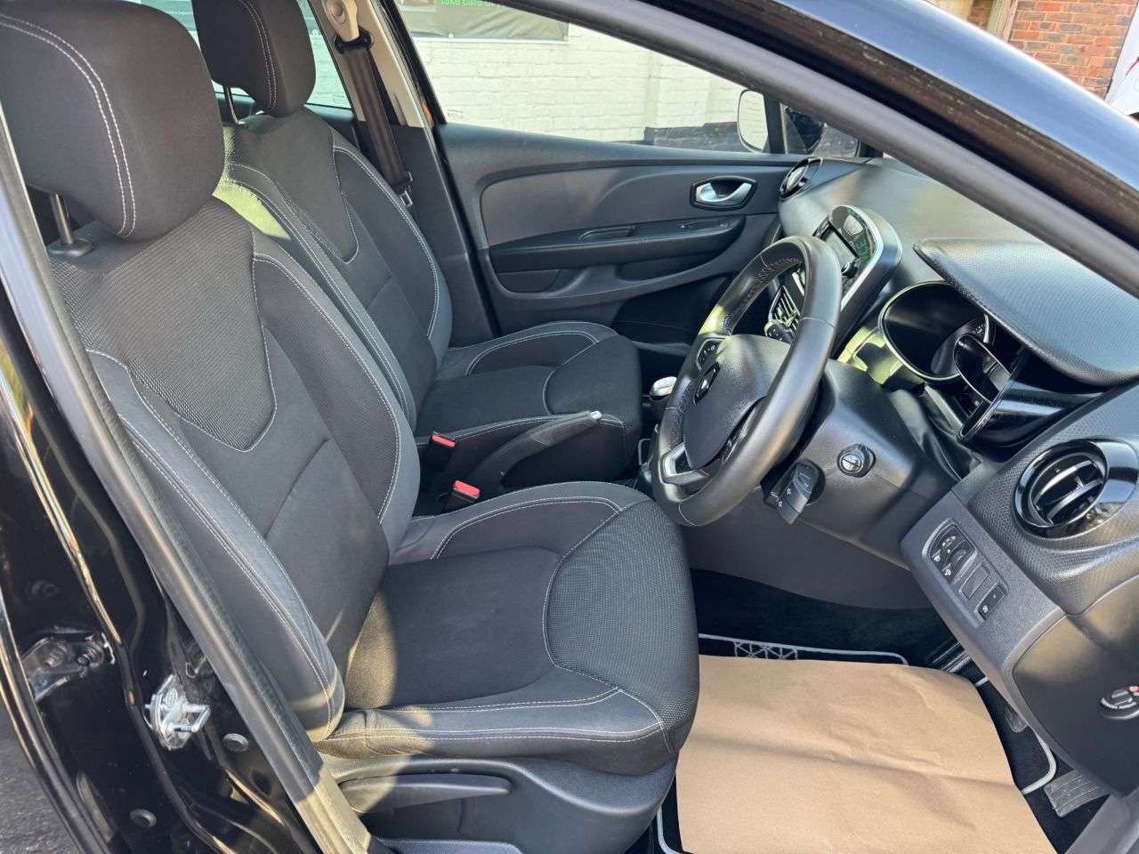 2018 RENAULT CLIO 2018 RENAULT CLIO