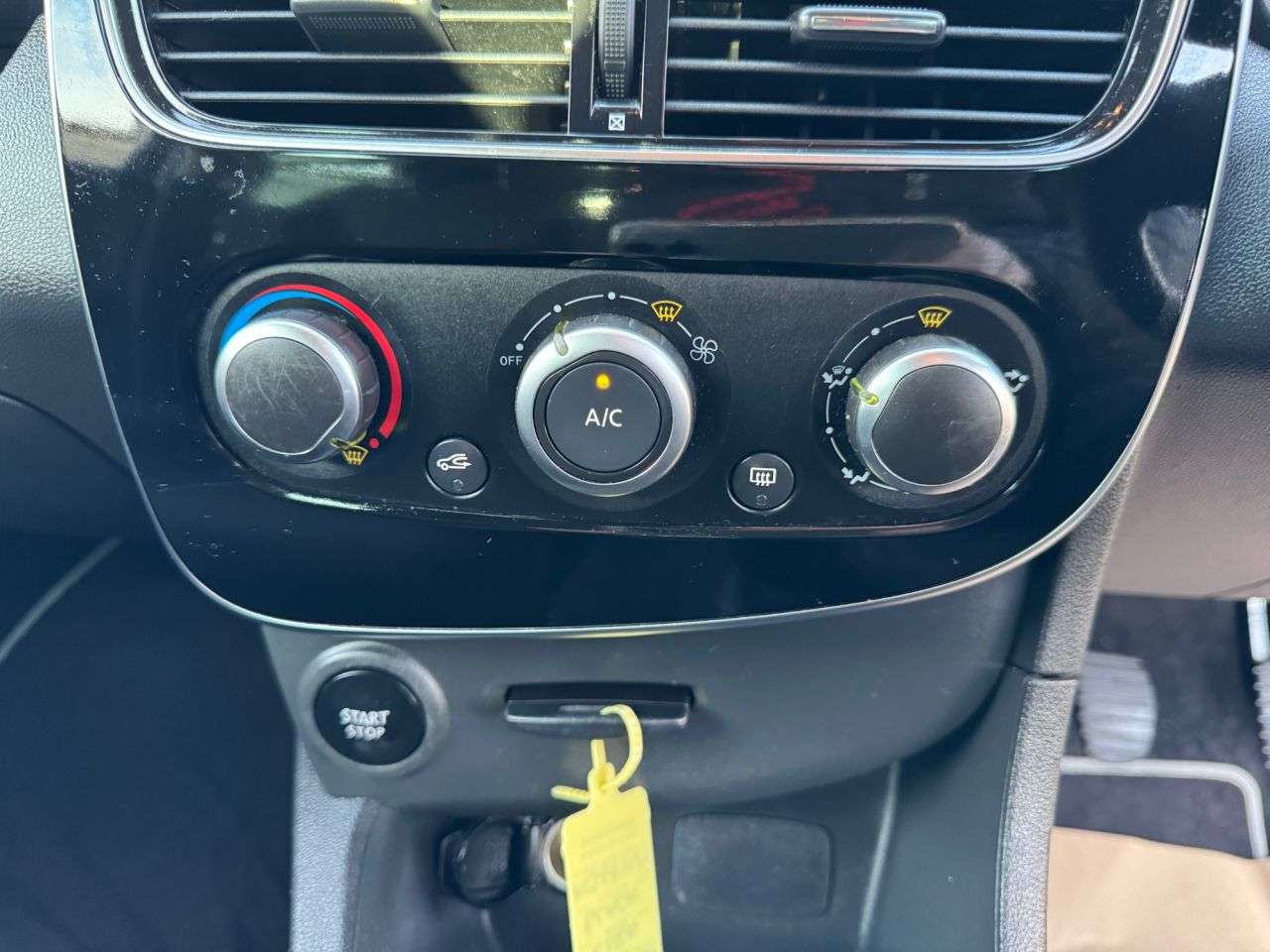 2018 RENAULT CLIO 2018 RENAULT CLIO