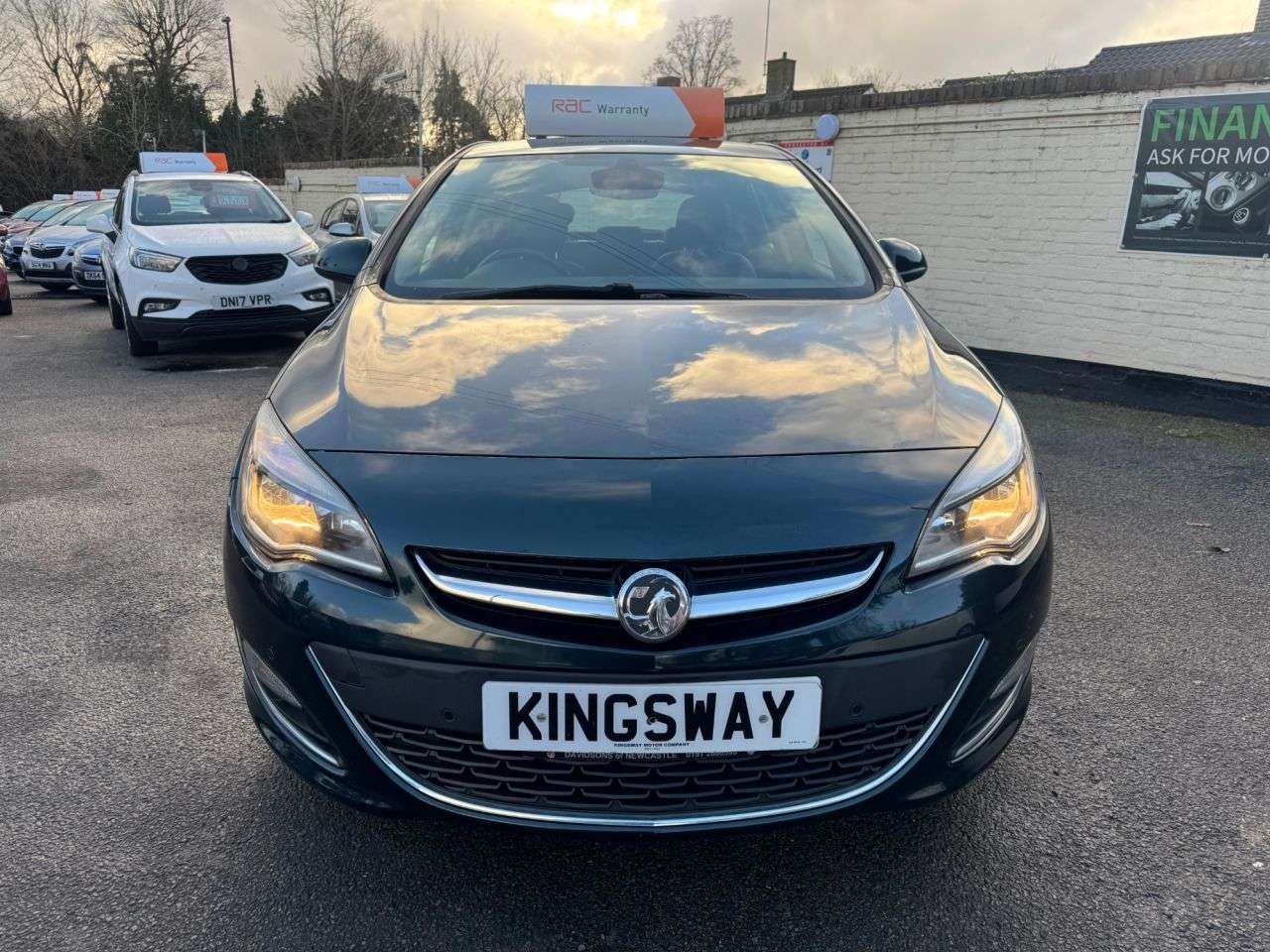 A 2014 VAUXHALL ASTRA 2.0 CDTi ecoFLEX Elite Hatchback 5dr Diesel Manual Euro 5 (s/s) (165 ps) WE A 2014 VAUXHALL ASTRA 2.0 CDTi ecoFLEX Elite Hatchback 5dr Diesel Manual Euro 5 (s/s) (165 ps) WE