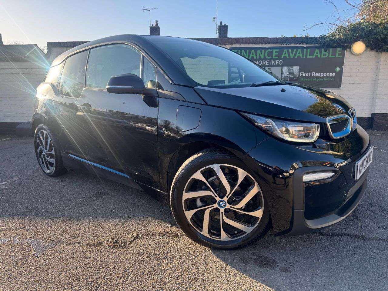 A 2017 BMW I3 33kWh Hatchback 5dr Petrol Plug-in Hybrid Auto Euro 6 (s/s) (Range Extender A 2017 BMW I3 33kWh Hatchback 5dr Petrol Plug-in Hybrid Auto Euro 6 (s/s) (Range Extender