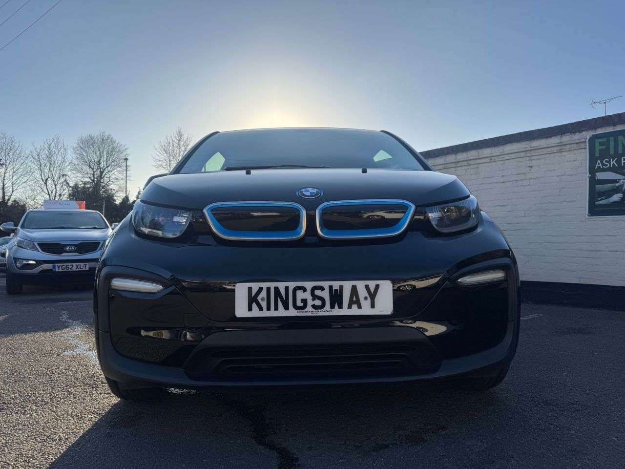 A 2017 BMW I3 33kWh Hatchback 5dr Petrol Plug-in Hybrid Auto Euro 6 (s/s) (Range Extender A 2017 BMW I3 33kWh Hatchback 5dr Petrol Plug-in Hybrid Auto Euro 6 (s/s) (Range Extender