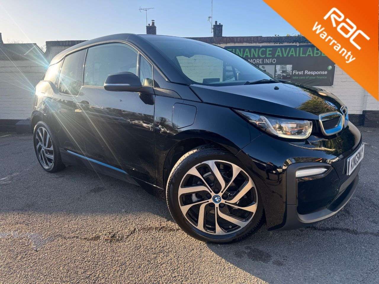 A 2017 BMW I3 33kWh Hatchback 5dr Petrol Plug-in Hybrid Auto Euro 6 (s/s) (Range Extender A 2017 BMW I3 33kWh Hatchback 5dr Petrol Plug-in Hybrid Auto Euro 6 (s/s) (Range Extender