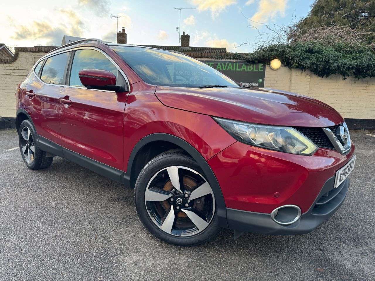 A 2017 NISSAN QASHQAI 1.5 dCi N-Connecta SUV 5dr Diesel Manual 2WD Euro 6 (s/s) (110 ps) A 2017 NISSAN QASHQAI 1.5 dCi N-Connecta SUV 5dr Diesel Manual 2WD Euro 6 (s/s) (110 ps)