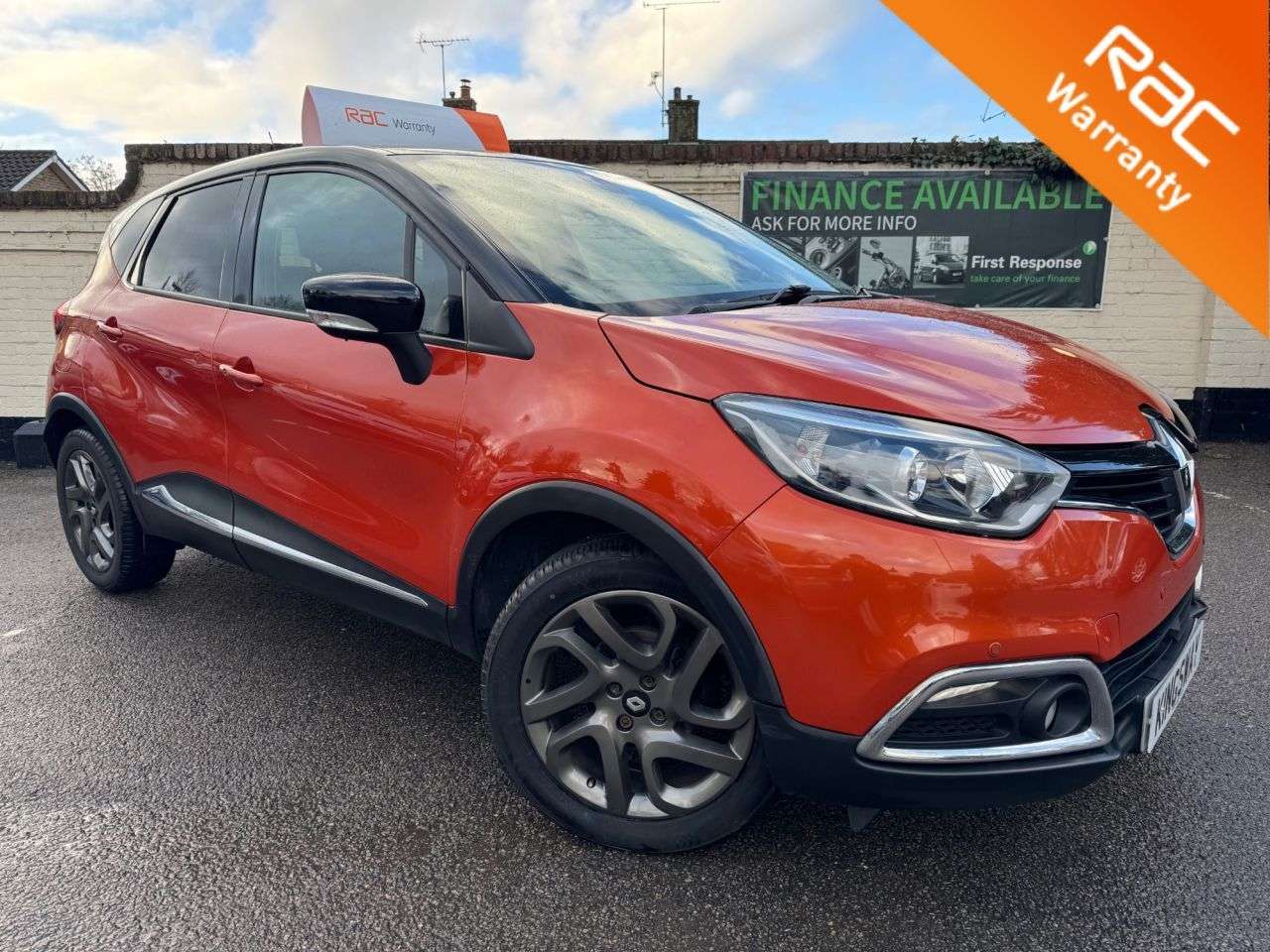 A 2015 RENAULT CAPTUR 0.9 TCe ENERGY Dynamique S MediaNav SUV 5dr Petrol Manual Euro 5 (s/s) (90 A 2015 RENAULT CAPTUR 0.9 TCe ENERGY Dynamique S MediaNav SUV 5dr Petrol Manual Euro 5 (s/s) (90