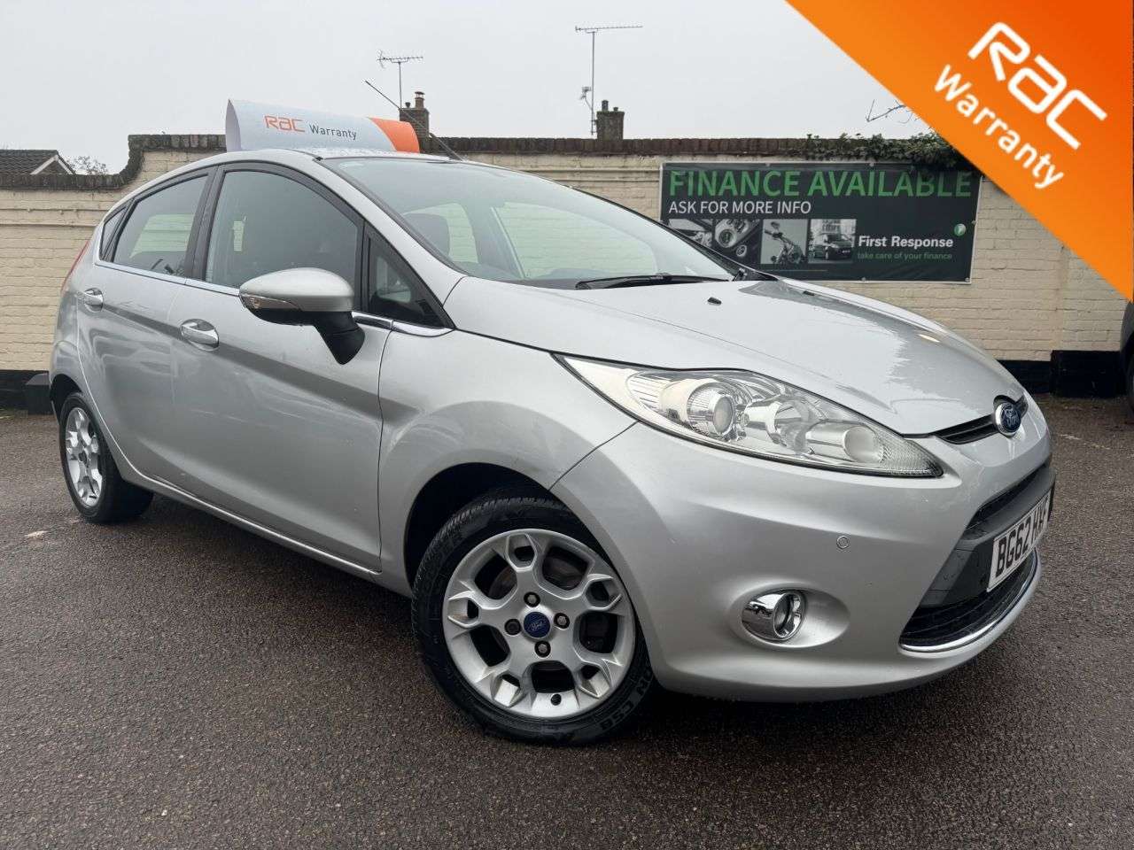 A 2012 FORD FIESTA 1.25 Zetec Hatchback 5dr Petrol Manual Euro 5 (82 ps) A 2012 FORD FIESTA 1.25 Zetec Hatchback 5dr Petrol Manual Euro 5 (82 ps)