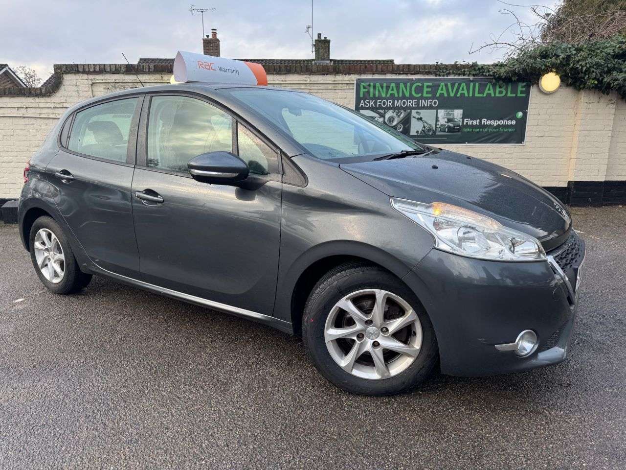 2014 PEUGEOT 208 2014 PEUGEOT 208