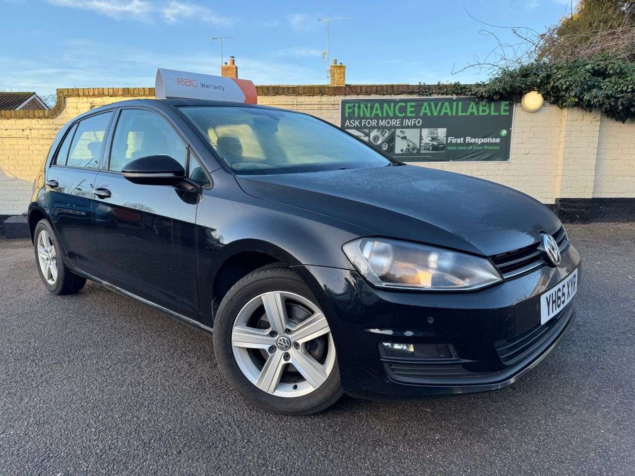 Check out this Volkswagen Golf 2015 Diesel Manual