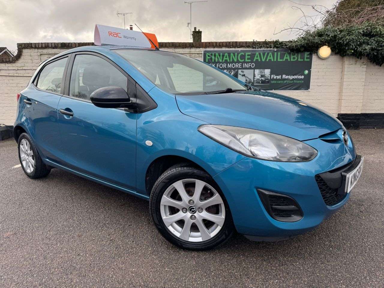 A 2014 MAZDA MAZDA2 1.3 SE Hatchback 5dr Petrol Manual Euro 5 (a/c) (75 ps) A 2014 MAZDA MAZDA2 1.3 SE Hatchback 5dr Petrol Manual Euro 5 (a/c) (75 ps)