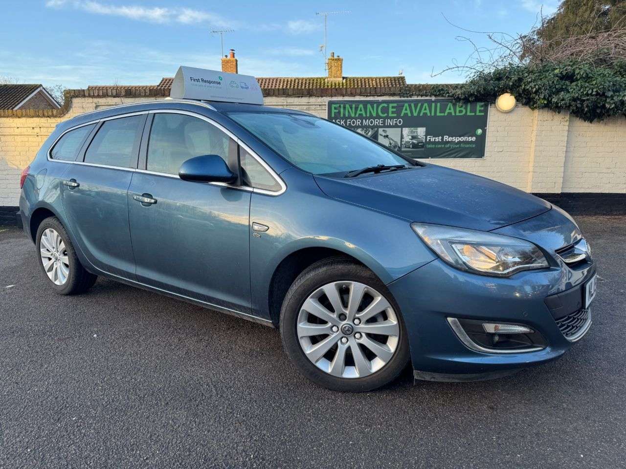 A 2015 VAUXHALL ASTRA 2.0 CDTi Elite Sports Tourer 5dr Diesel Manual Euro 5 (s/s) (165 ps) WE WAN A 2015 VAUXHALL ASTRA 2.0 CDTi Elite Sports Tourer 5dr Diesel Manual Euro 5 (s/s) (165 ps) WE WAN