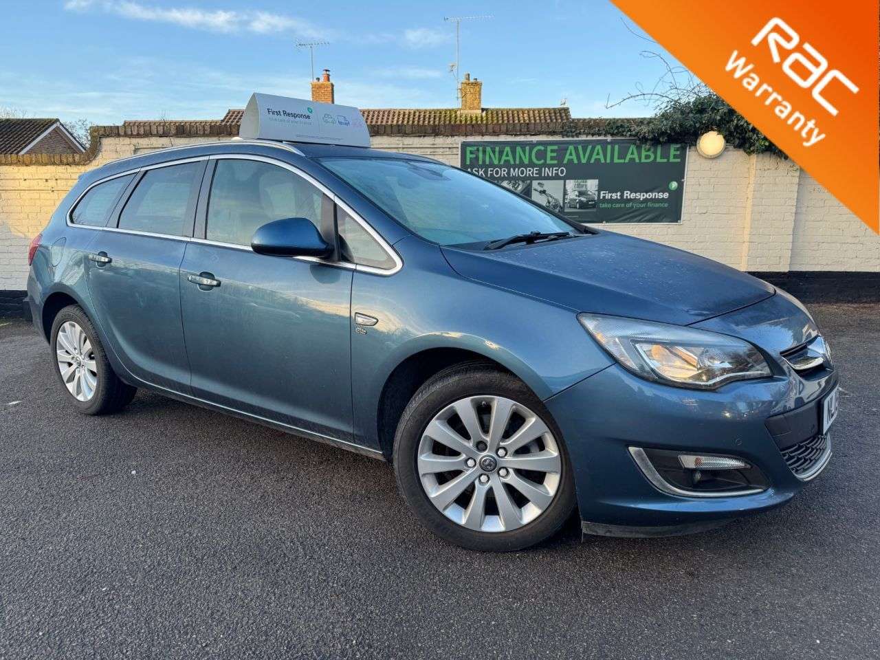 A 2015 VAUXHALL ASTRA 2.0 CDTi Elite Sports Tourer 5dr Diesel Manual Euro 5 (s/s) (165 ps) WE WAN A 2015 VAUXHALL ASTRA 2.0 CDTi Elite Sports Tourer 5dr Diesel Manual Euro 5 (s/s) (165 ps) WE WAN