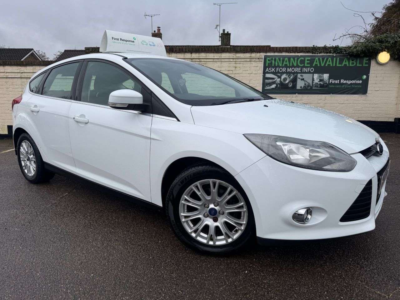 A 2012 FORD FOCUS 1.6 TDCi Titanium Hatchback 5dr Diesel Manual Euro 5 (s/s) (115 ps) A 2012 FORD FOCUS 1.6 TDCi Titanium Hatchback 5dr Diesel Manual Euro 5 (s/s) (115 ps)