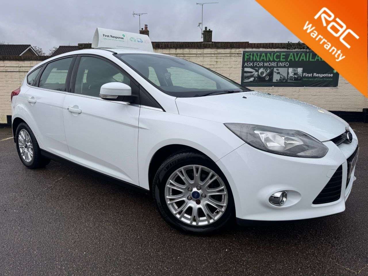 A 2012 FORD FOCUS 1.6 TDCi Titanium Hatchback 5dr Diesel Manual Euro 5 (s/s) (115 ps) A 2012 FORD FOCUS 1.6 TDCi Titanium Hatchback 5dr Diesel Manual Euro 5 (s/s) (115 ps)