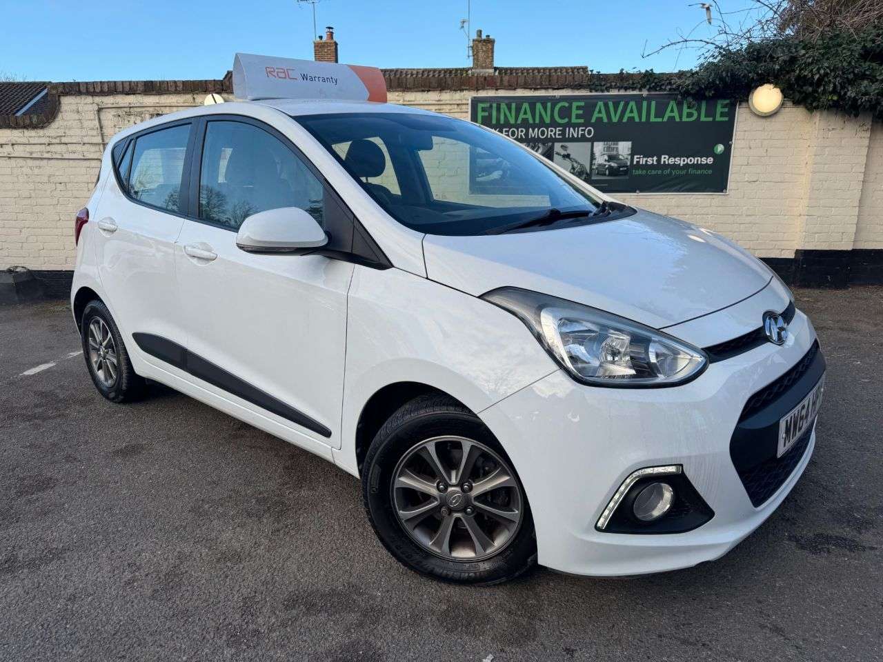 A 2014 HYUNDAI I10 1.0 Premium Hatchback 5dr Petrol Manual Euro 5 (66 ps) WE WANT YOUR PART EX A 2014 HYUNDAI I10 1.0 Premium Hatchback 5dr Petrol Manual Euro 5 (66 ps) WE WANT YOUR PART EX