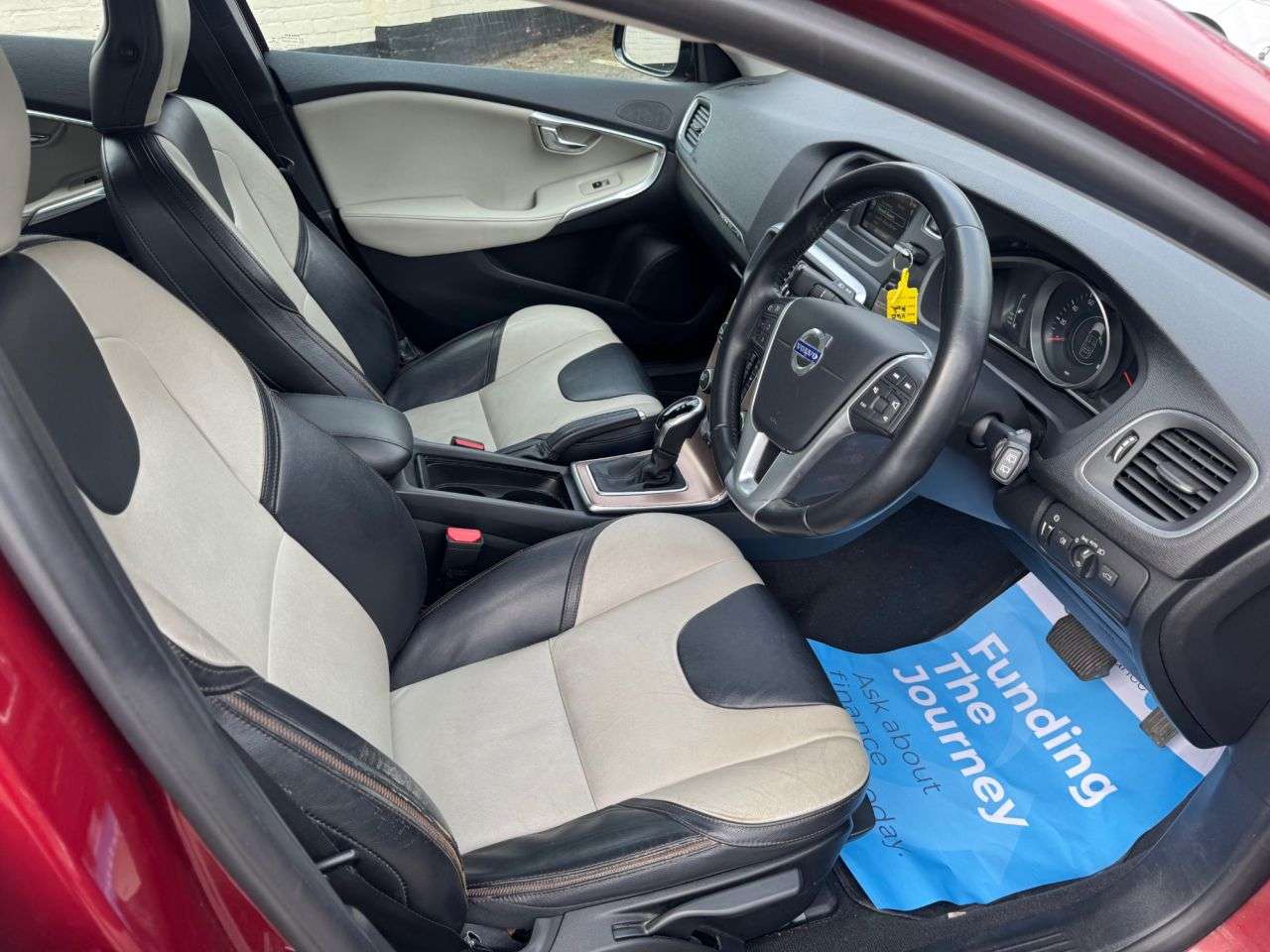 2014 VOLVO V40 CROSS COUNTRY 2014 VOLVO V40 CROSS COUNTRY