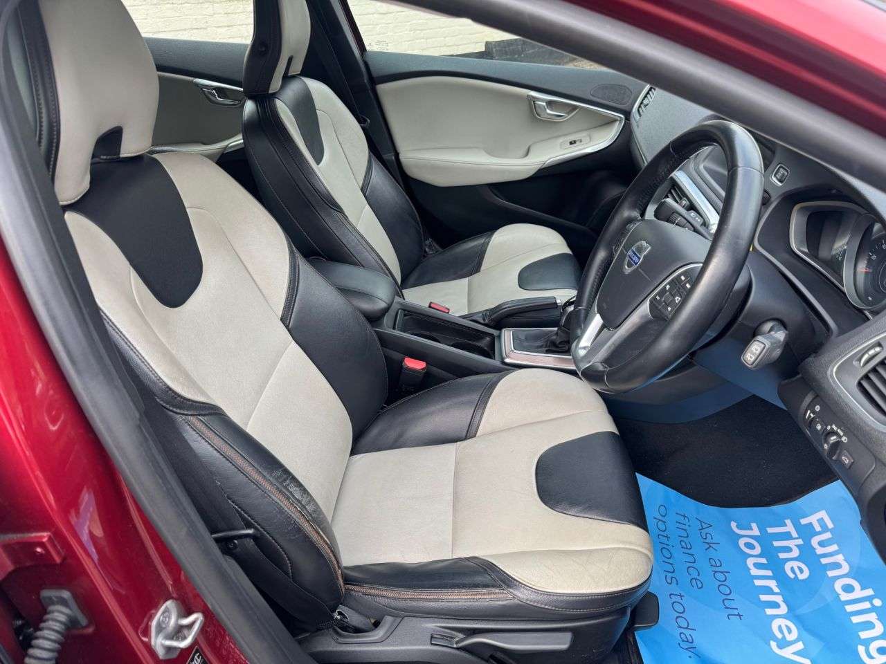 2014 VOLVO V40 CROSS COUNTRY 2014 VOLVO V40 CROSS COUNTRY