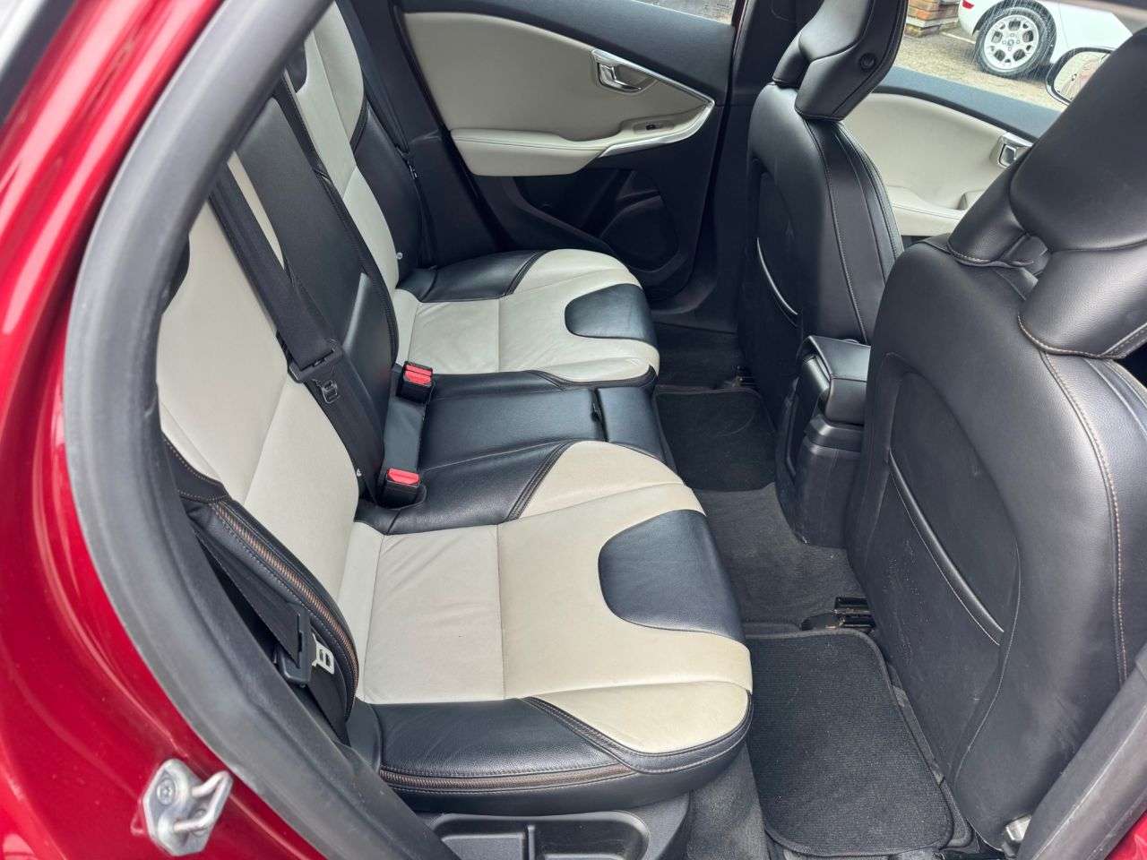 2014 VOLVO V40 CROSS COUNTRY 2014 VOLVO V40 CROSS COUNTRY