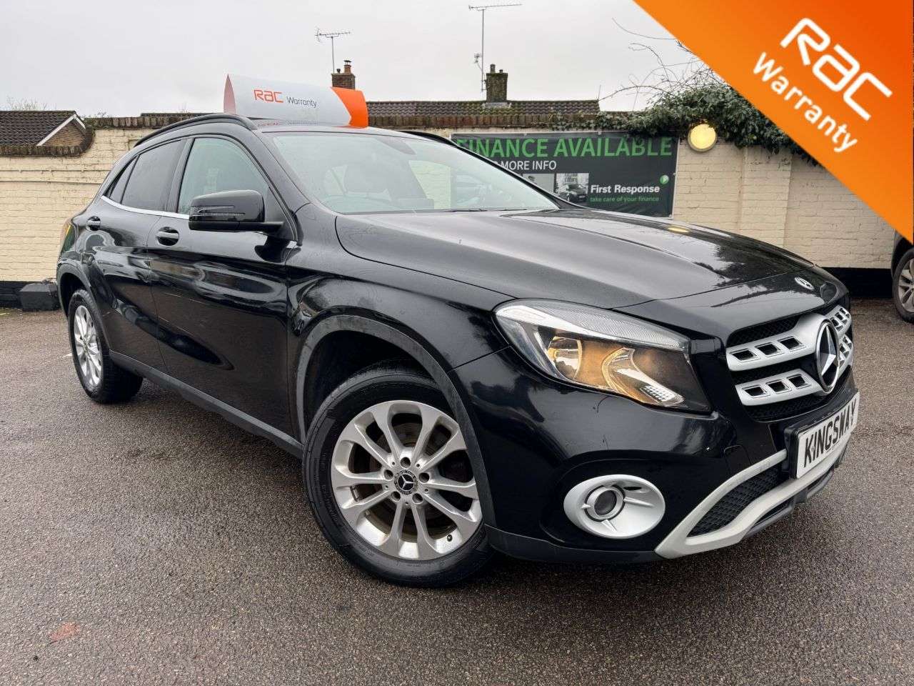 A 2017 MERCEDES-BENZ GLA 2.1 GLA200d SE SUV 5dr Diesel Manual Euro 6 (s/s) (136 ps) A 2017 MERCEDES-BENZ GLA 2.1 GLA200d SE SUV 5dr Diesel Manual Euro 6 (s/s) (136 ps)