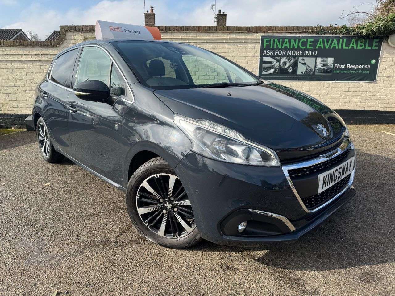 A 2019 PEUGEOT 208 1.2 PureTech Tech Edition Hatchback 5dr Petrol Manual Euro 6 (s/s) (82 ps) A 2019 PEUGEOT 208 1.2 PureTech Tech Edition Hatchback 5dr Petrol Manual Euro 6 (s/s) (82 ps)