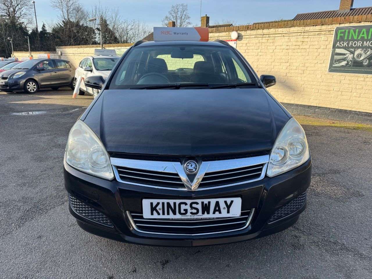 A 2009 VAUXHALL ASTRA 1.8i 16v Life Estate 5dr Petrol Automatic (187 g/km, 138 bhp) A 2009 VAUXHALL ASTRA 1.8i 16v Life Estate 5dr Petrol Automatic (187 g/km, 138 bhp)