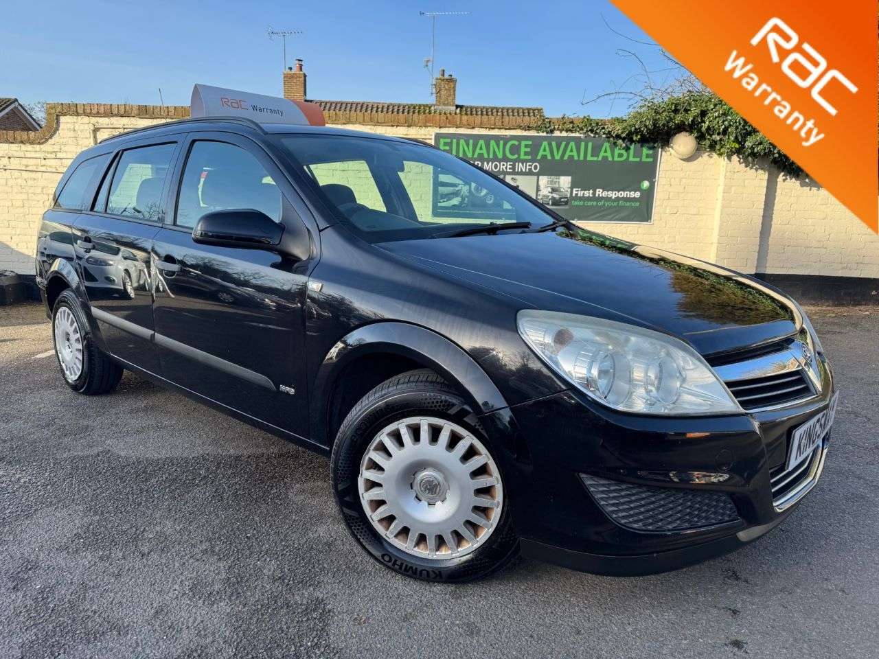 A 2009 VAUXHALL ASTRA 1.8i 16v Life Estate 5dr Petrol Automatic (187 g/km, 138 bhp) A 2009 VAUXHALL ASTRA 1.8i 16v Life Estate 5dr Petrol Automatic (187 g/km, 138 bhp)