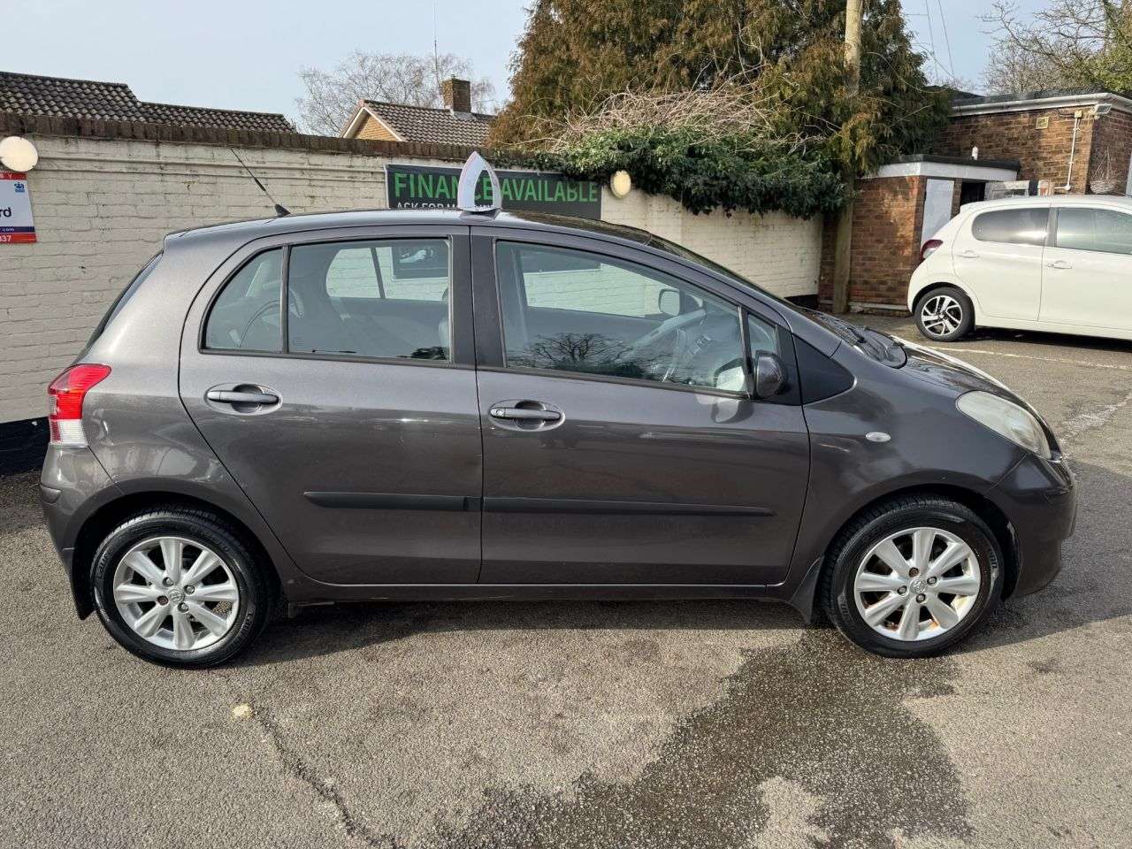 2010 TOYOTA YARIS 2010 TOYOTA YARIS