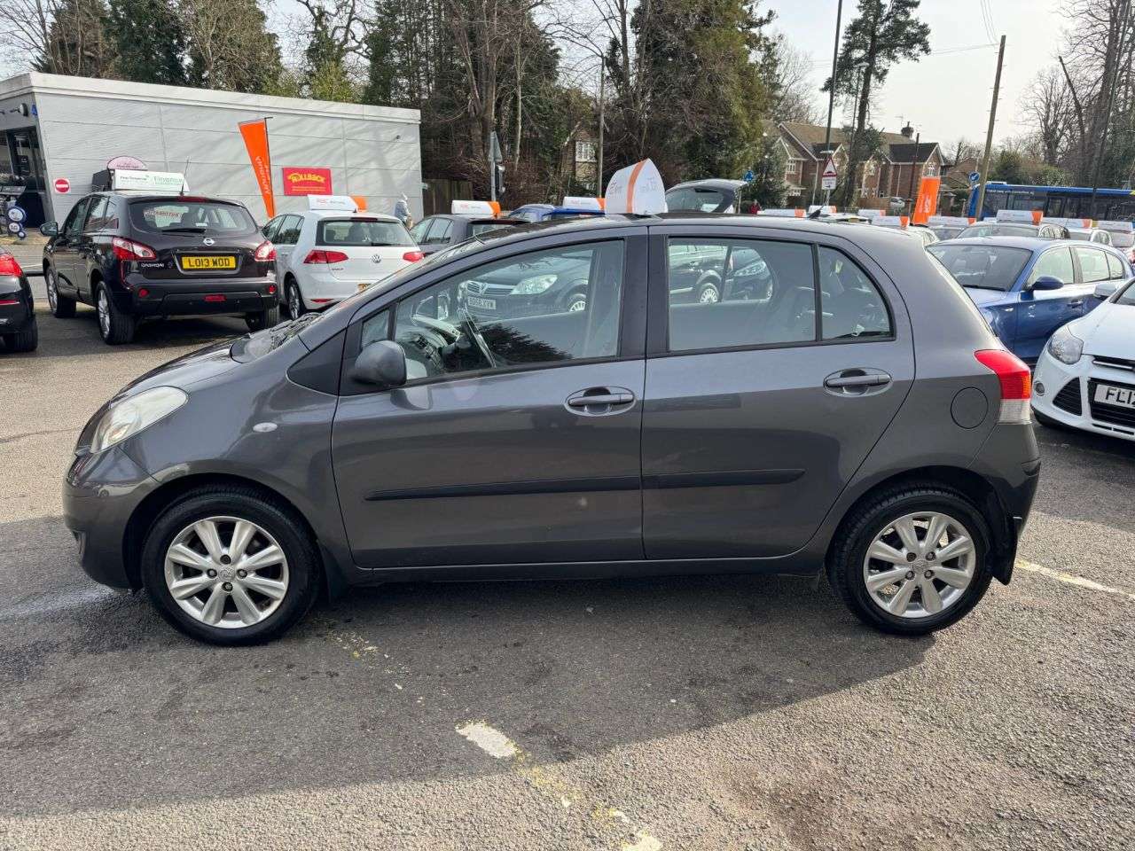 2010 TOYOTA YARIS 2010 TOYOTA YARIS