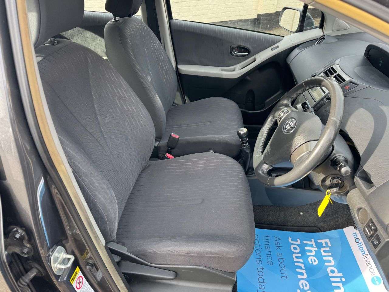 2010 TOYOTA YARIS 2010 TOYOTA YARIS