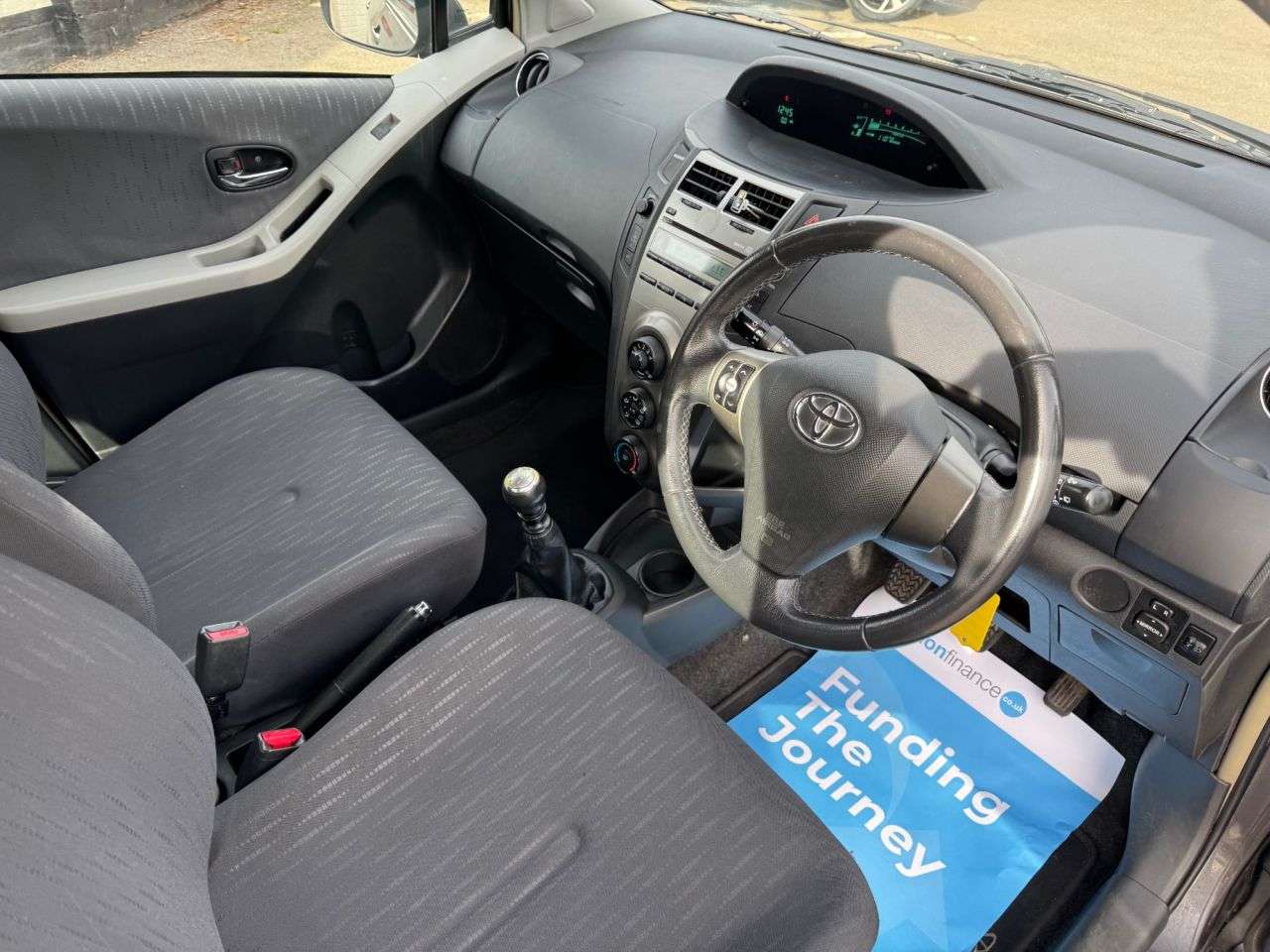 2010 TOYOTA YARIS 2010 TOYOTA YARIS