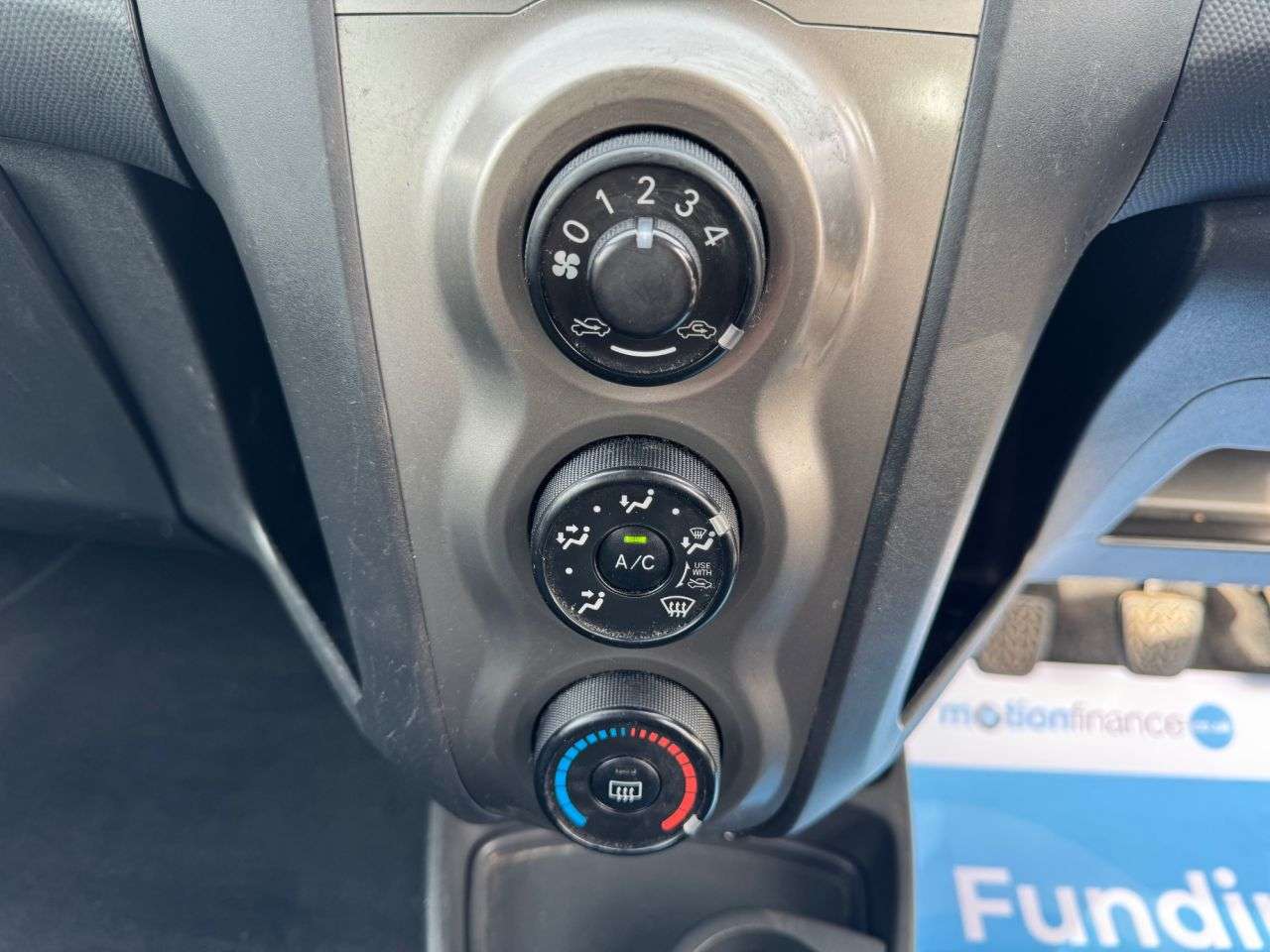 2010 TOYOTA YARIS 2010 TOYOTA YARIS