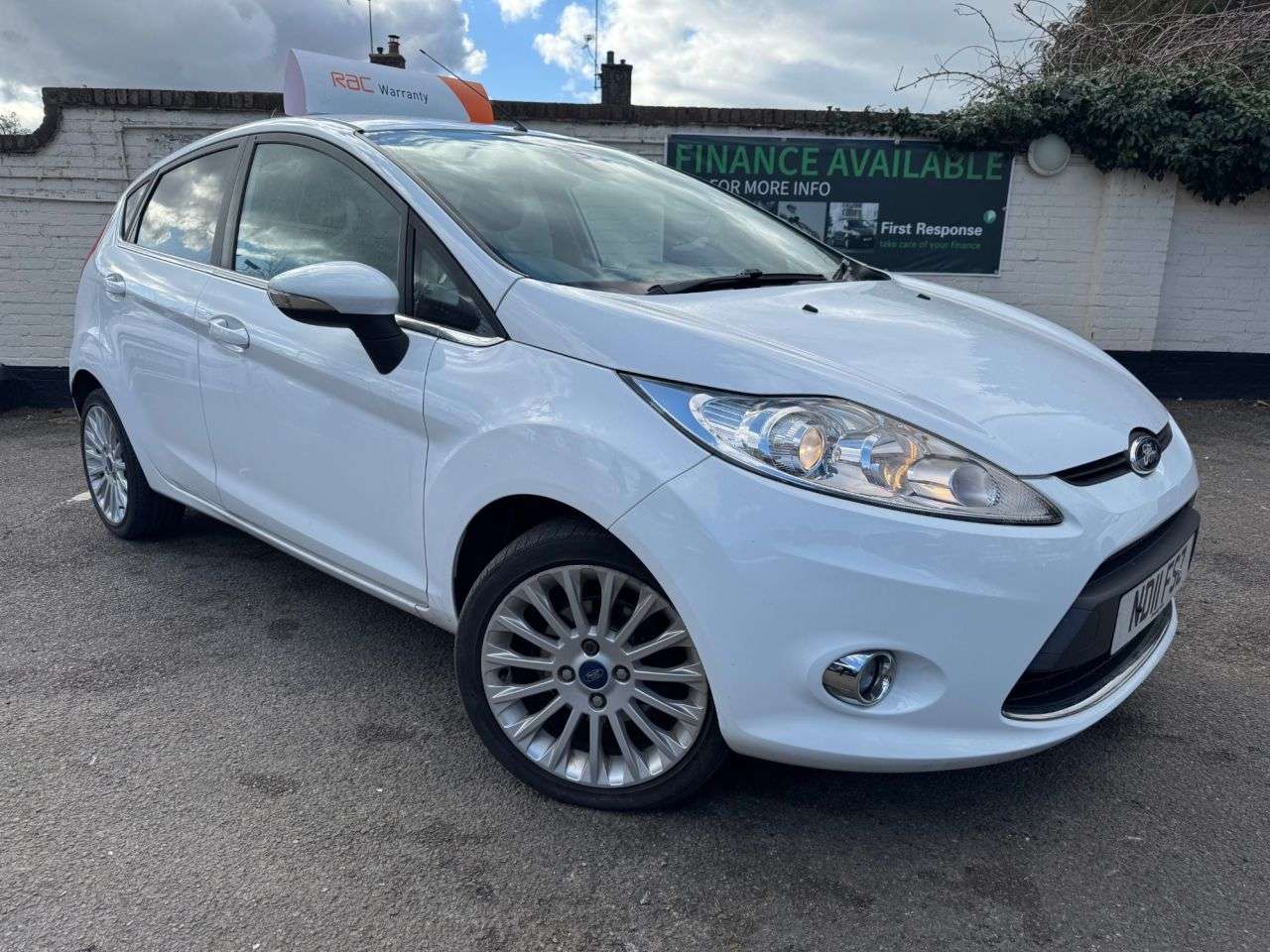 A 2011 FORD FIESTA 1.6 Titanium Hatchback 5dr Petrol Manual (134 g/km, 118 bhp) WE WANT YOUR P A 2011 FORD FIESTA 1.6 Titanium Hatchback 5dr Petrol Manual (134 g/km, 118 bhp) WE WANT YOUR P